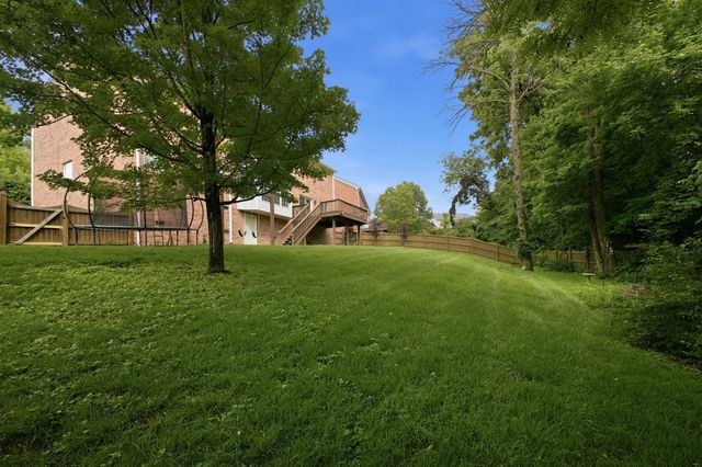 1009 Heathfield Cir, Brentwood, TN 37027