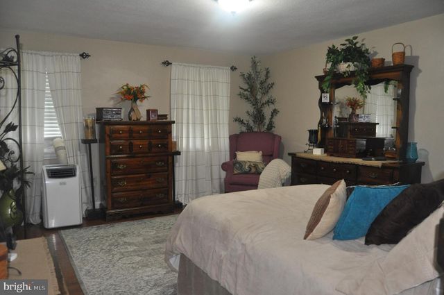 755 CHURCH ST, Millersburg, PA 17061