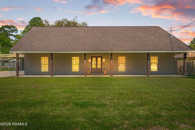 746 Sidney Drive, Breaux Bridge, LA 70517