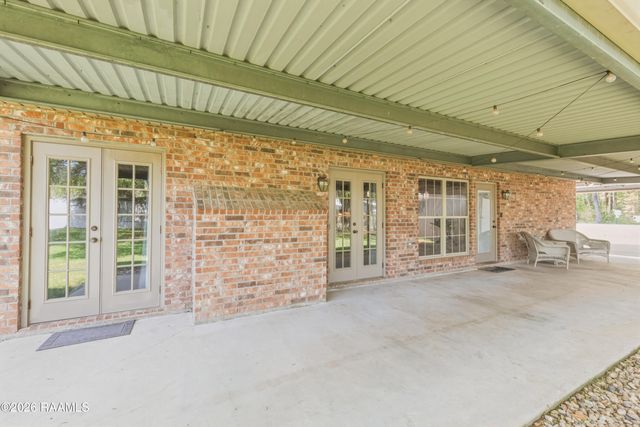 746 Sidney Drive, Breaux Bridge, LA 70517