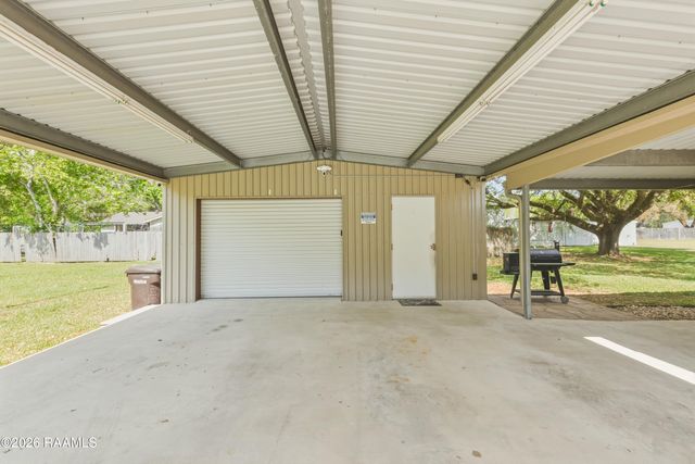 746 Sidney Drive, Breaux Bridge, LA 70517