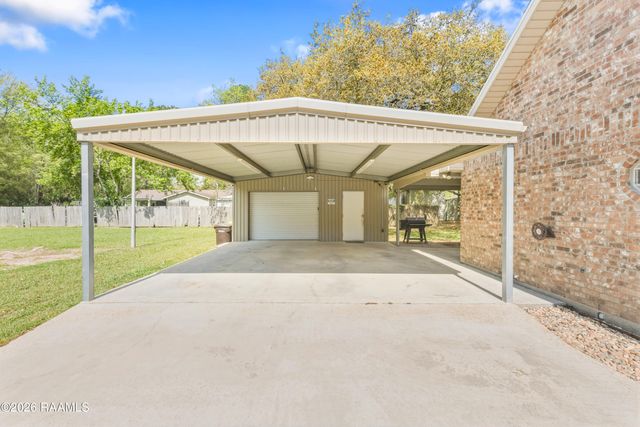 746 Sidney Drive, Breaux Bridge, LA 70517