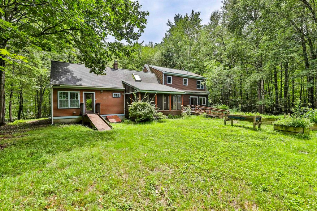 21 Jacob Lane, Lee, NH 03861