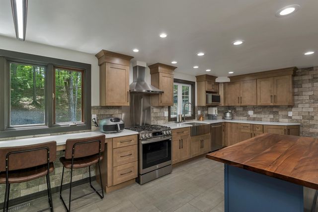 20 Fox Den Road, Hollis, NH 03049