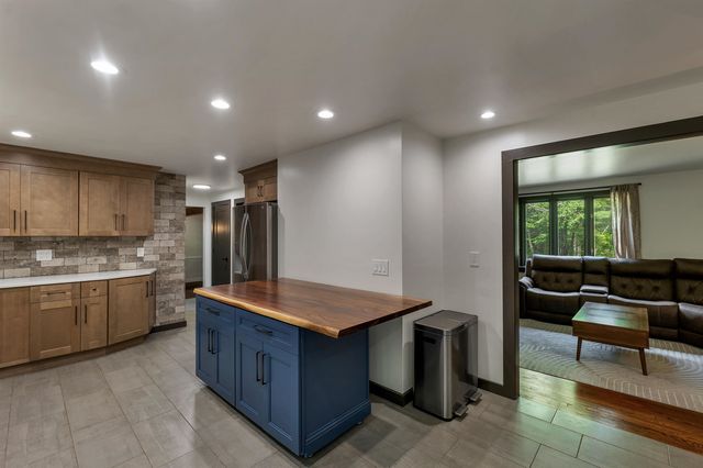 20 Fox Den Road, Hollis, NH 03049