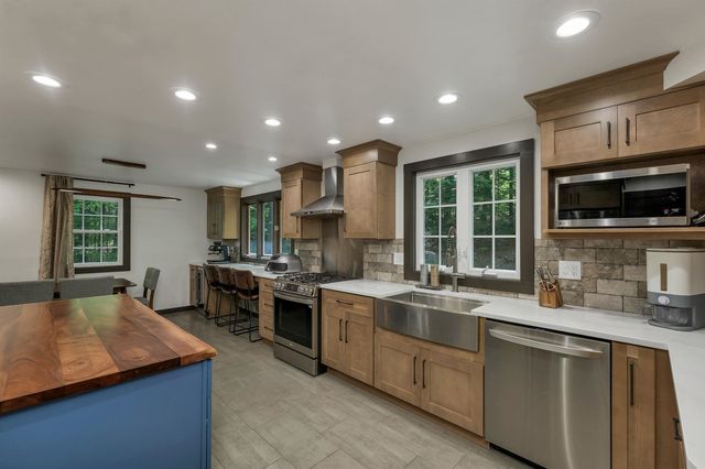 20 Fox Den Road, Hollis, NH 03049