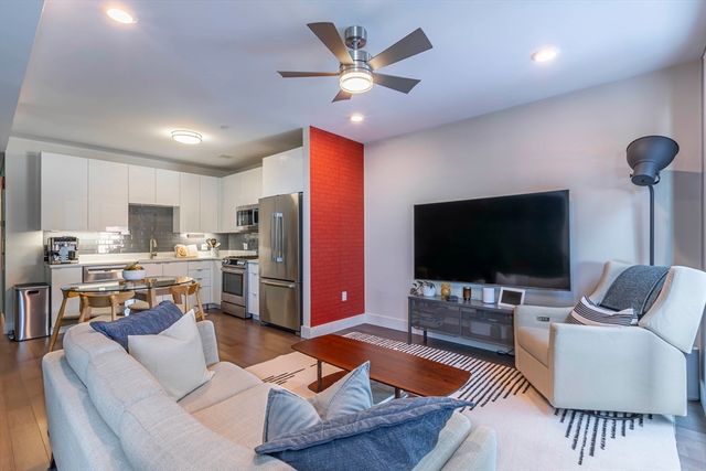 121 Portland St. 803, Boston, MA 02114