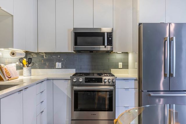 121 Portland St. 803, Boston, MA 02114