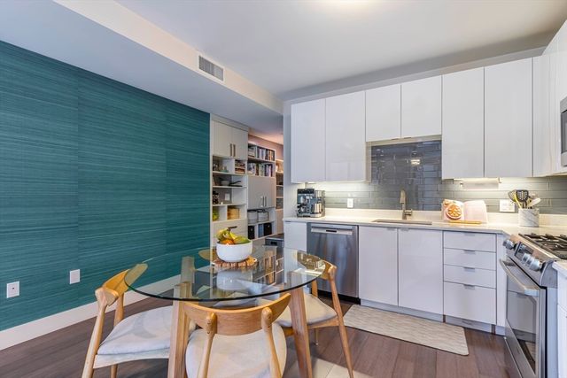 121 Portland St. 803, Boston, MA 02114