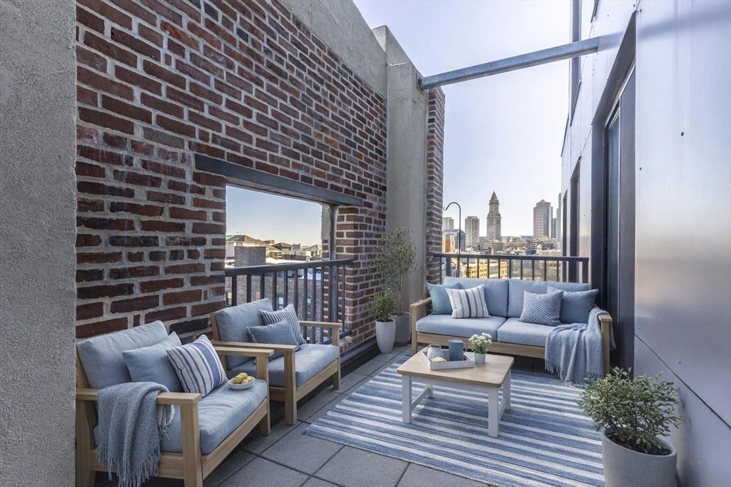 121 Portland St. 803, Boston, MA 02114