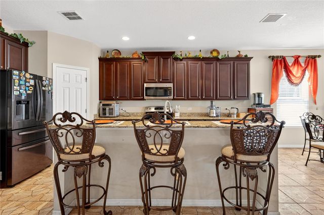 882 COUNTS CREST CIR, Apopka, FL 32712