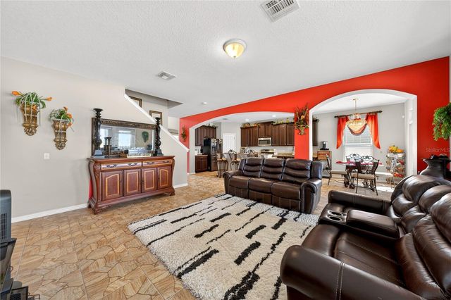 882 COUNTS CREST CIR, Apopka, FL 32712