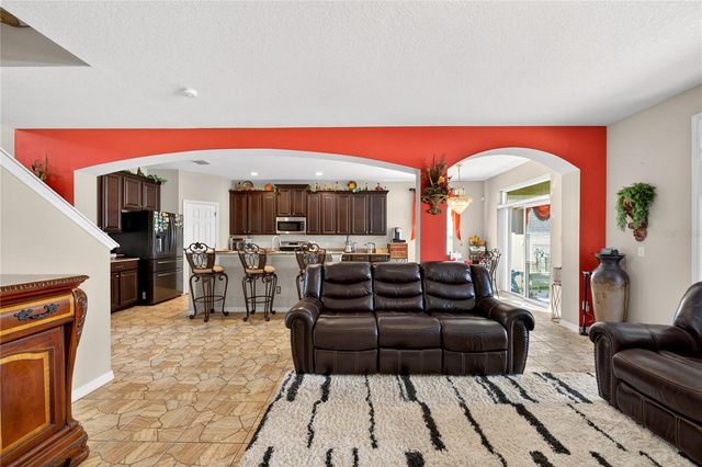 882 COUNTS CREST CIR, Apopka, FL 32712