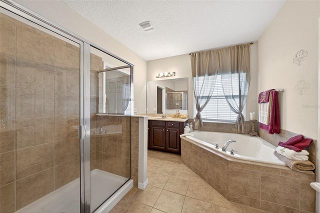 882 COUNTS CREST CIR, Apopka, FL 32712