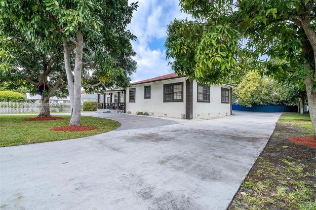 65 NW 118th St, Miami, FL 33168