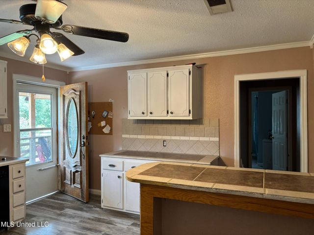 2054 Mole Drive, Bay Saint Louis, MS 39520
