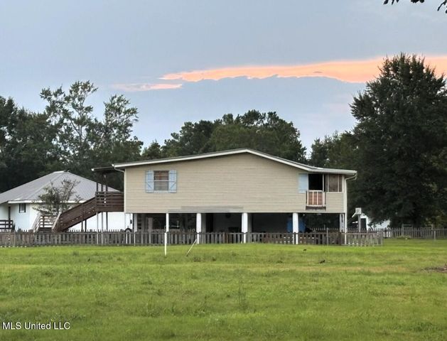 2054 Mole Drive, Bay Saint Louis, MS 39520
