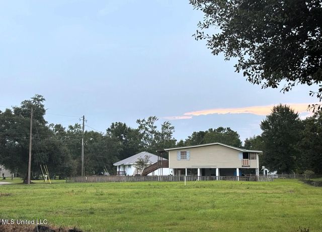 2054 Mole Drive, Bay Saint Louis, MS 39520