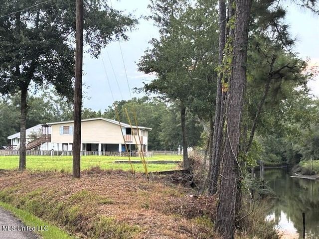 2054 Mole Drive, Bay Saint Louis, MS 39520