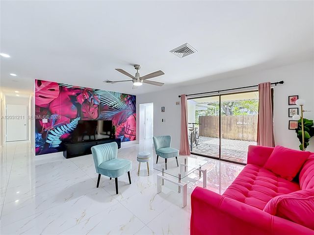 2216 NE 18th Ave, Wilton Manors, FL 33305