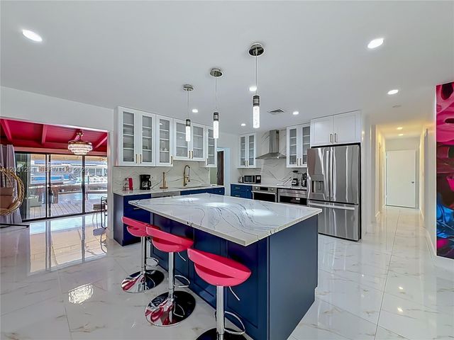 2216 NE 18th Ave, Wilton Manors, FL 33305