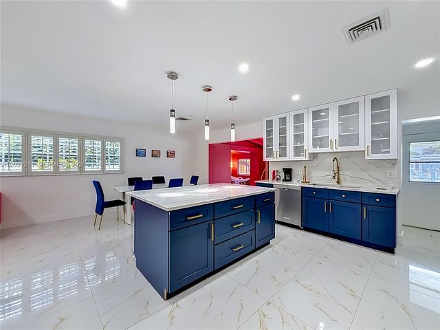 2216 NE 18th Ave, Wilton Manors, FL 33305