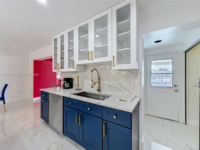 2216 NE 18th Ave, Wilton Manors, FL 33305