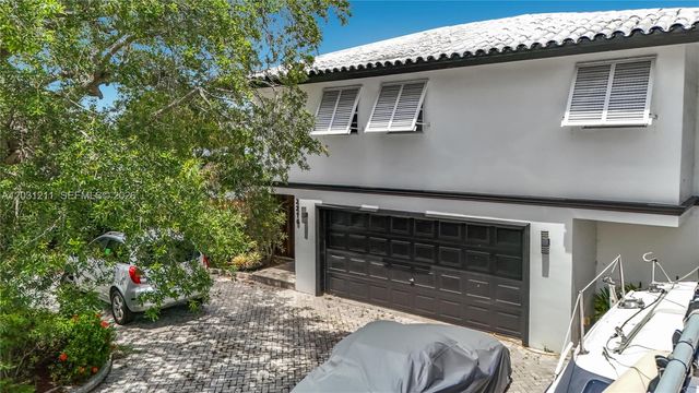 2216 NE 18th Ave, Wilton Manors, FL 33305