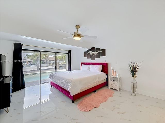 2216 NE 18th Ave, Wilton Manors, FL 33305