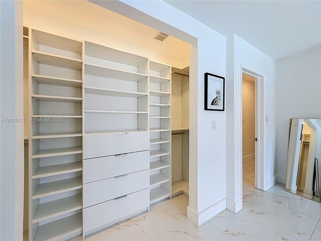 2216 NE 18th Ave, Wilton Manors, FL 33305