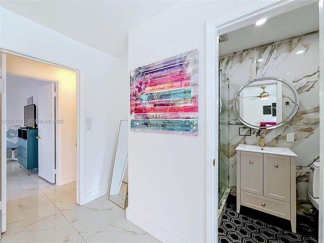 2216 NE 18th Ave, Wilton Manors, FL 33305