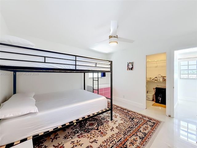 2216 NE 18th Ave, Wilton Manors, FL 33305