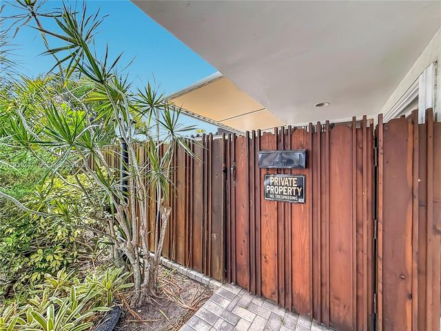 2216 NE 18th Ave, Wilton Manors, FL 33305