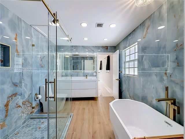 2216 NE 18th Ave, Wilton Manors, FL 33305