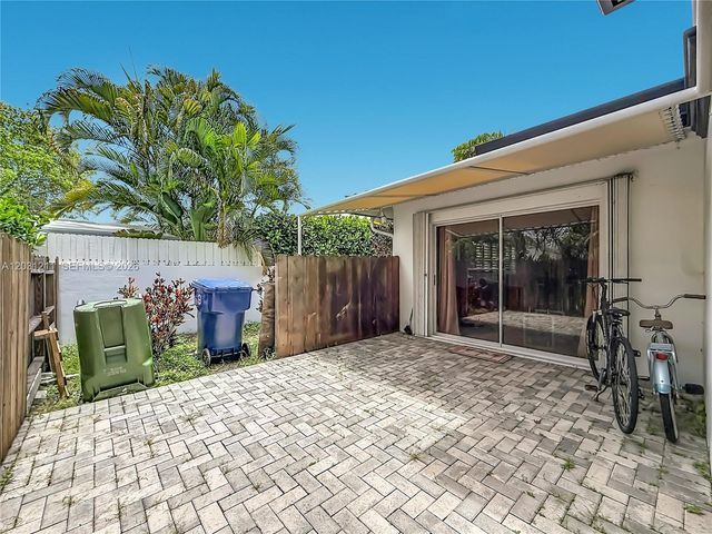 2216 NE 18th Ave, Wilton Manors, FL 33305