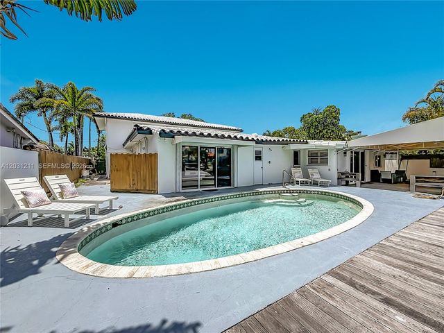 2216 NE 18th Ave, Wilton Manors, FL 33305