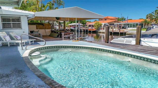 2216 NE 18th Ave, Wilton Manors, FL 33305