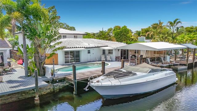 2216 NE 18th Ave, Wilton Manors, FL 33305