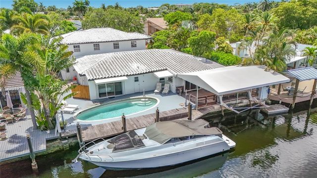 2216 NE 18th Ave, Wilton Manors, FL 33305