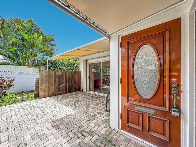 2216 NE 18th Ave, Wilton Manors, FL 33305