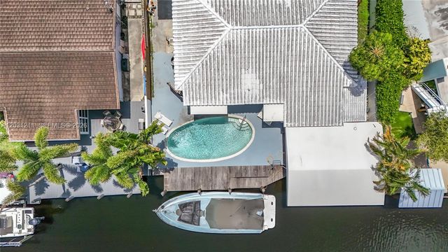 2216 NE 18th Ave, Wilton Manors, FL 33305