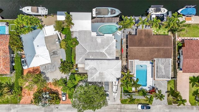 2216 NE 18th Ave, Wilton Manors, FL 33305