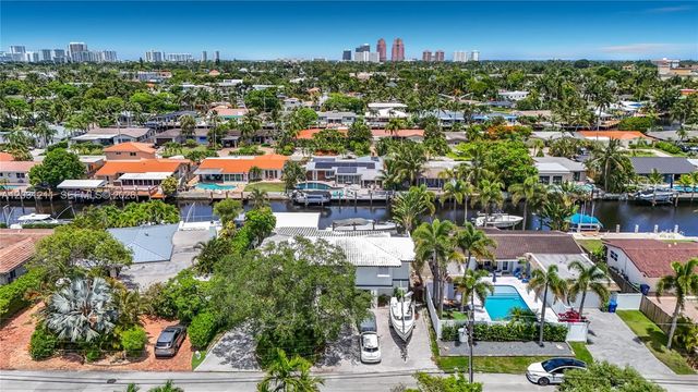 2216 NE 18th Ave, Wilton Manors, FL 33305