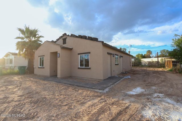 2932 W Sahara Street, Tucson, AZ 85705