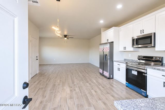 2932 W Sahara Street, Tucson, AZ 85705