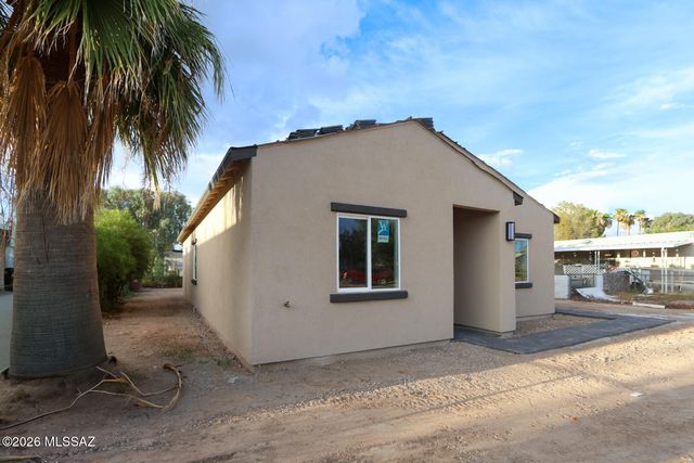 2932 W Sahara Street, Tucson, AZ 85705
