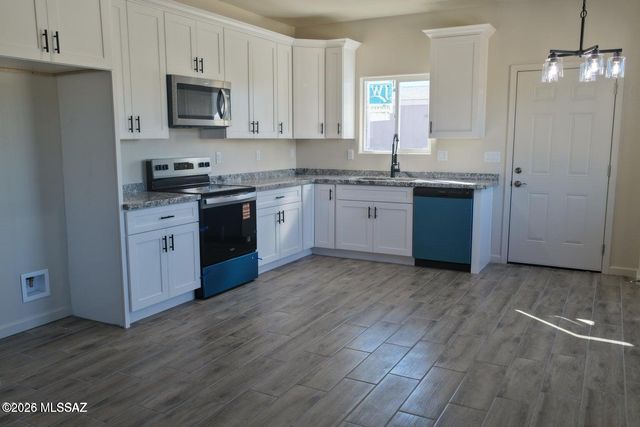2932 W Sahara Street, Tucson, AZ 85705
