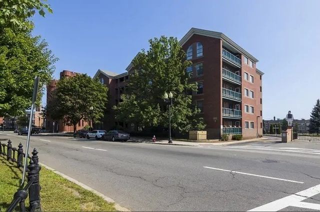 50 S Common 403, Lynn, MA 01902