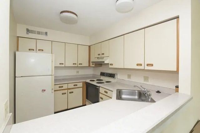 50 S Common 403, Lynn, MA 01902