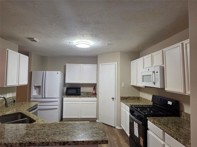 19426 Old Barngate Lane, Houston, TX 77073